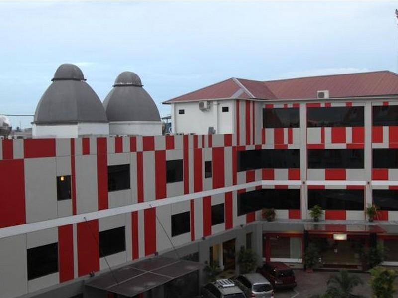 Aziza Hotel Pekanbaru Exterior photo